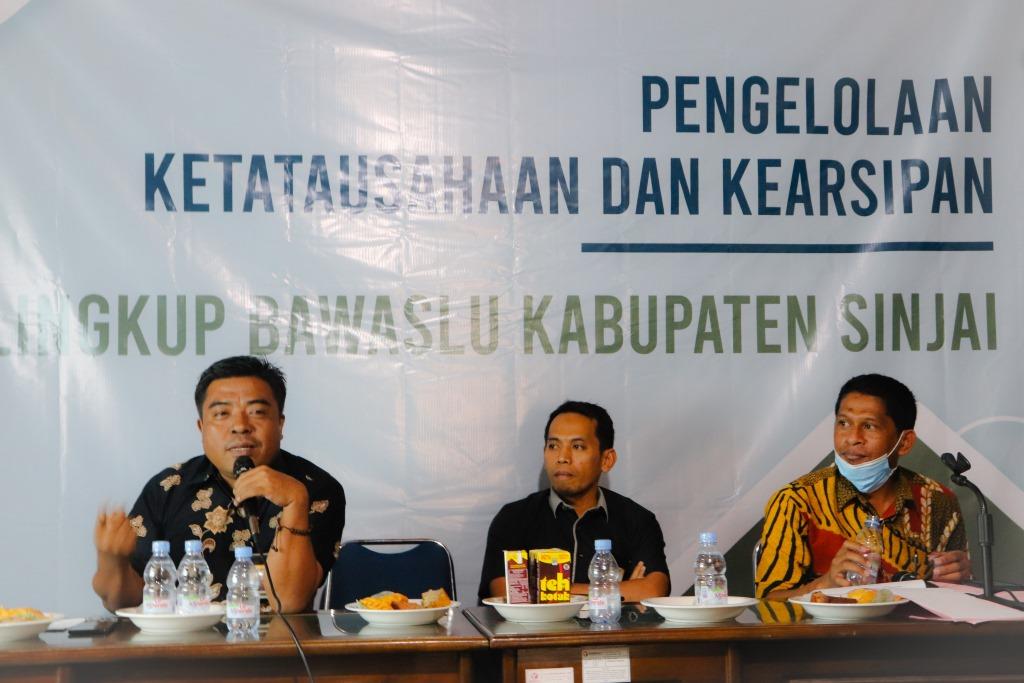 Tingkatkan Sadar Arsip, Bawaslu Sinjai Bina Staf Pengelolaan Ketatausahaan dan Kersipan.