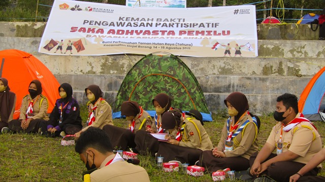 Bawaslu Sinjai Gelar Kemah Bakti Pengawasan Partisipatif Saka Adhyasta Pemilu